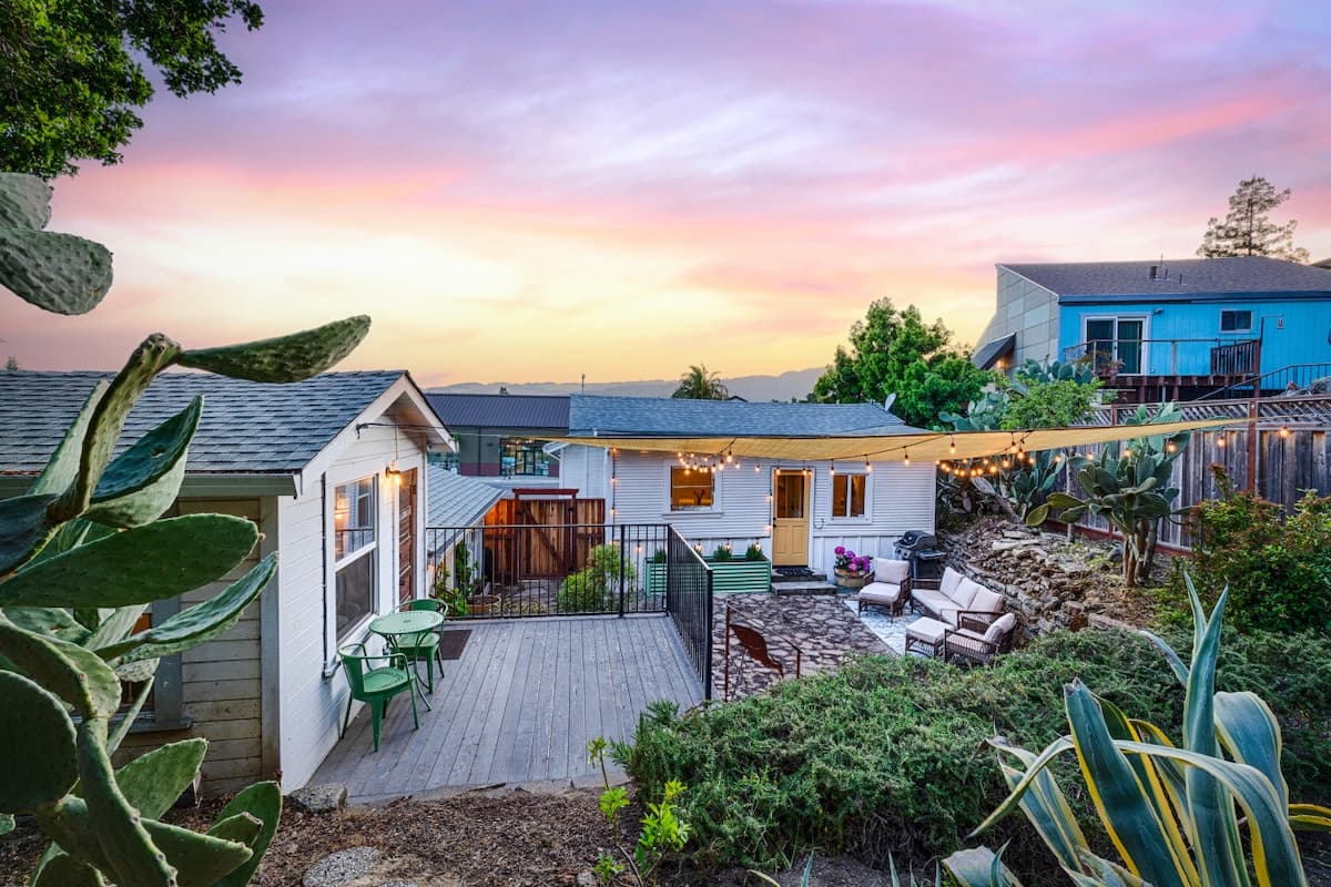 Home in Sonoma · ★4.91 · 3 bedrooms · 3 beds · 2 private baths - Photo 4