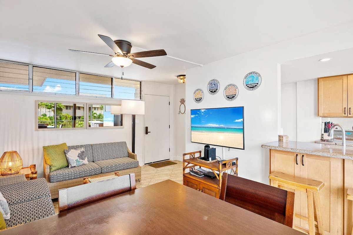 Condo in Kihei · ★5.0 · 2 bedrooms · 4 beds · 2 private baths - Photo 2
