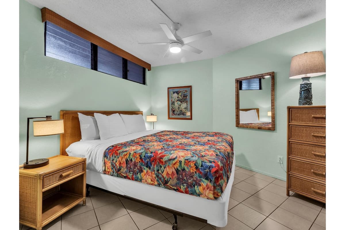 Condo in Kailua-Kona · ★5.0 · 1 bedroom · 2 beds · 1 shared bath - Photo 5