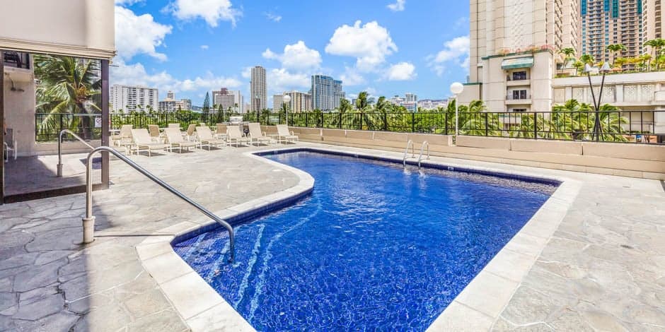Condo in Honolulu · ★4.73 · 1 bedroom · 2 beds · 1 shared bath - Photo 1