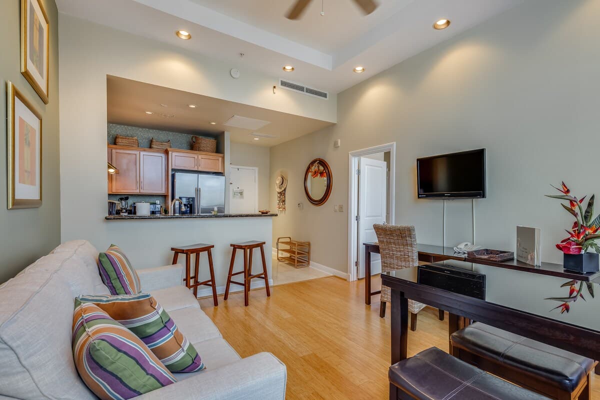 Condo in Honolulu · ★4.73 · 1 bedroom · 2 beds · 1 shared bath - Photo 5