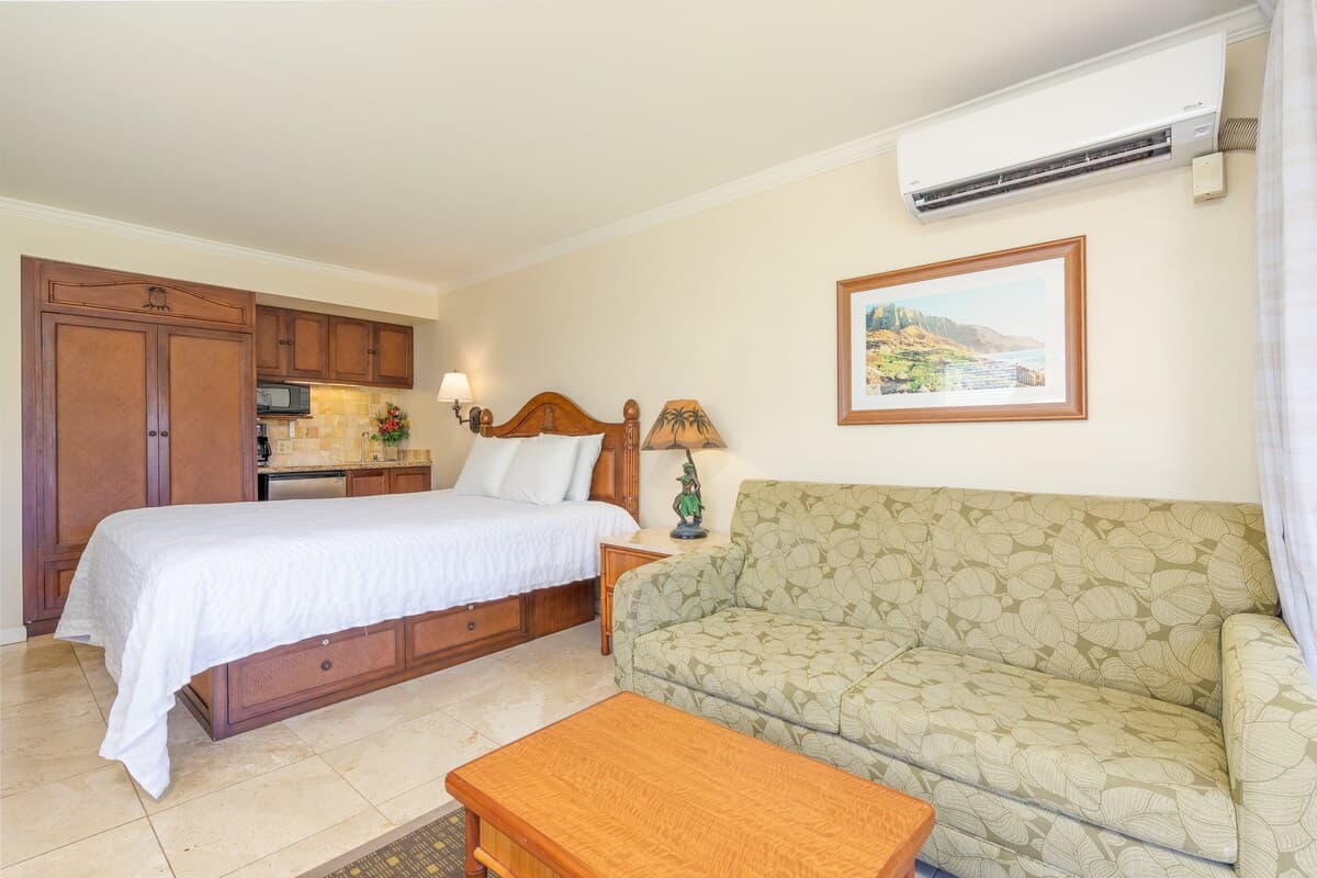 Condo in Kapaa · ★4.8 · Studio · 1 bed · 1 shared bath - Photo 2