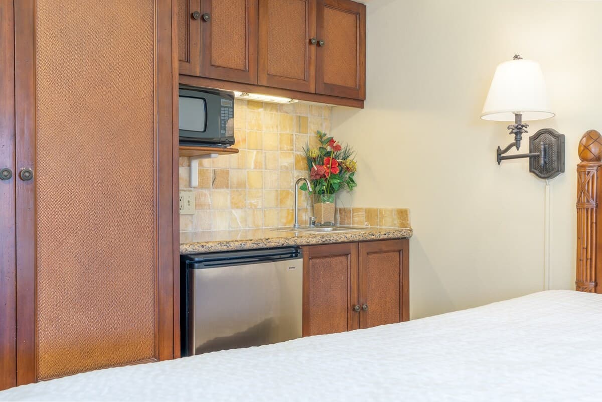 Condo in Kapaa · ★4.8 · Studio · 1 bed · 1 shared bath - Photo 3