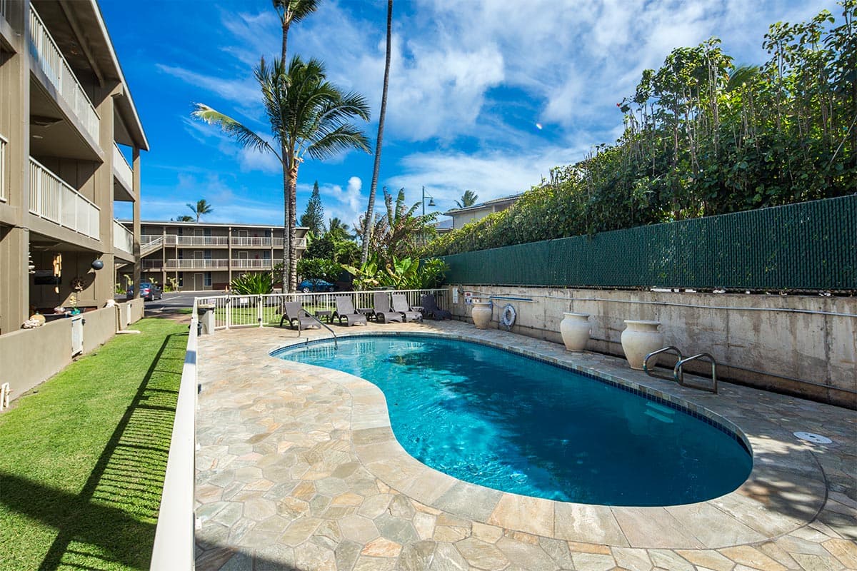 Relaxed condo w/ lanai, pool & BBQ grill - Photo 1