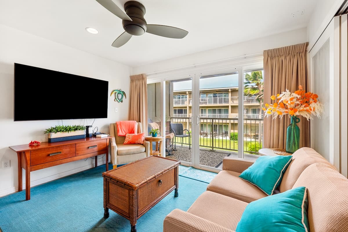 Condo in Kapaa · ★4.7 · 1 bedroom · 2 beds · 1 shared bath - Photo 2