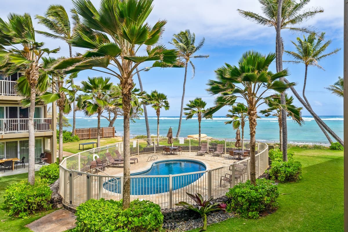 Condo in Kapaa · ★4.7 · 1 bedroom · 2 beds · 1 shared bath - Photo 1