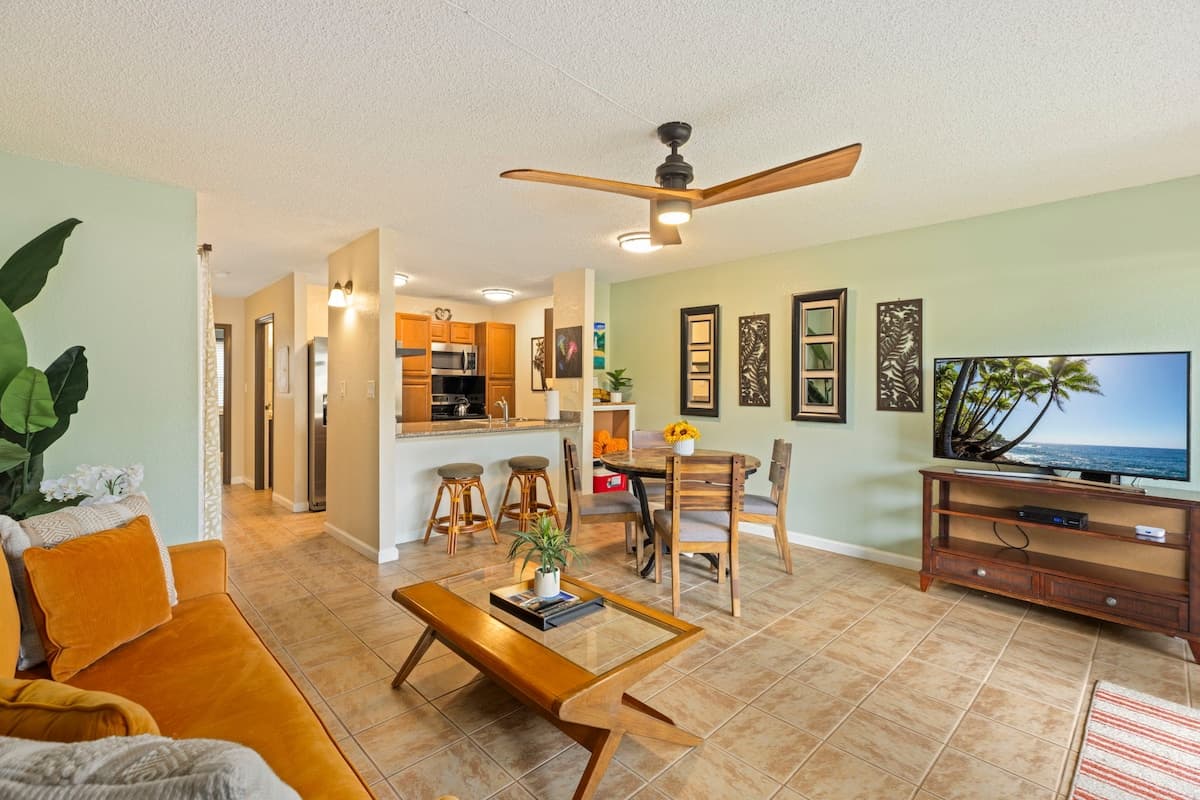 Condo in Kihei · ★4.62 · 2 bedrooms · 2 beds · 1 shared bath - Photo 3