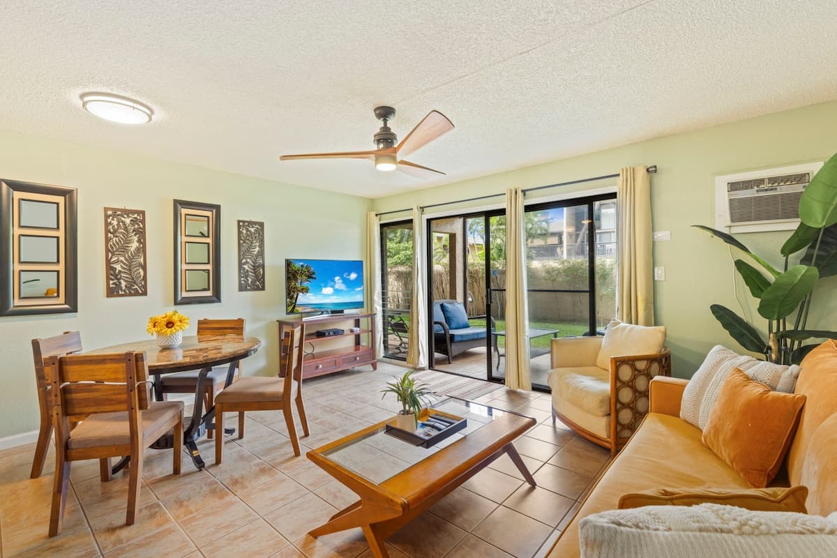 Condo in Kihei · ★4.62 · 2 bedrooms · 2 beds · 1 shared bath - Photo 5