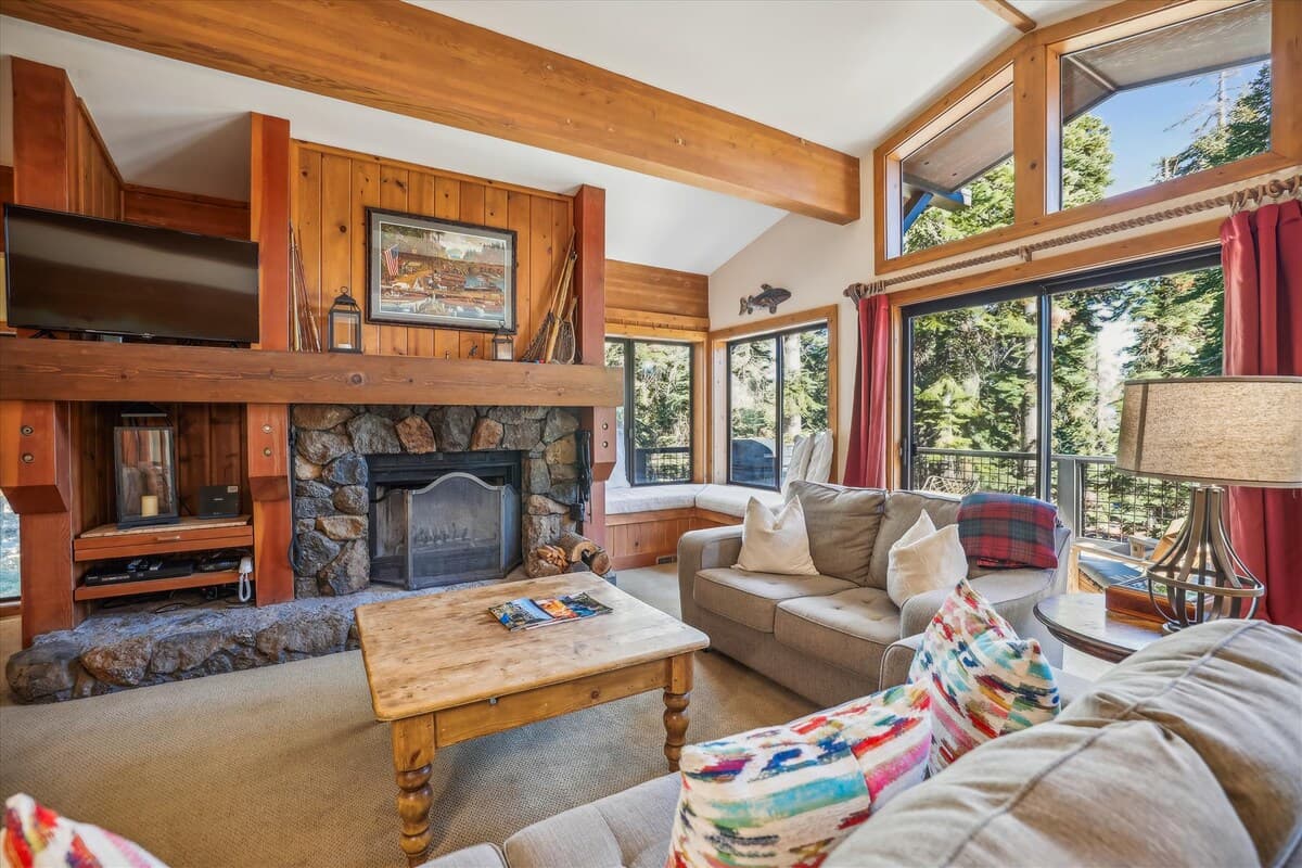 Rocky Ridge End Unit, Forest Edge, Pool Access - Photo 4