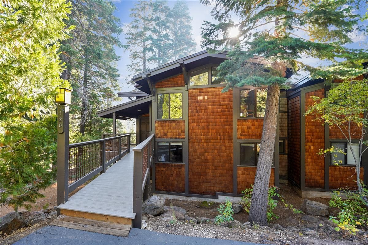 Rocky Ridge End Unit, Forest Edge, Pool Access - Photo 1