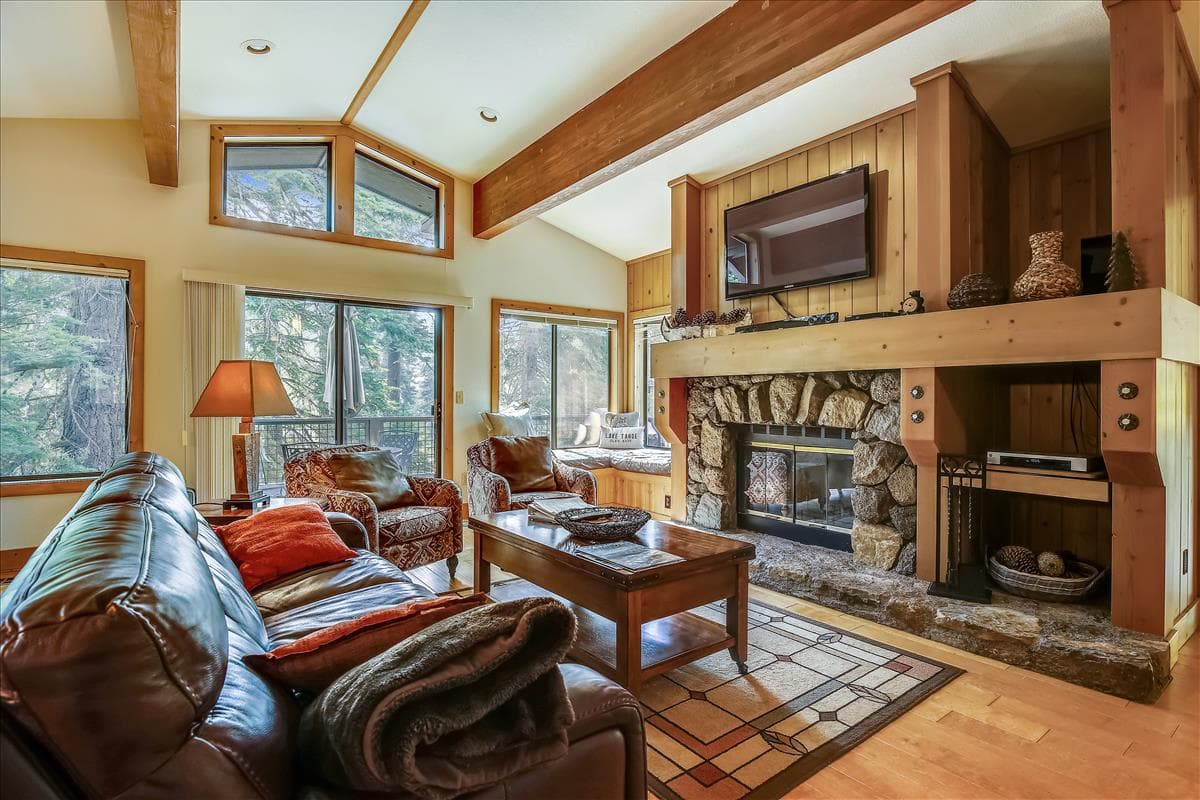 Rocky Ridge Condo with Private Beach Access - Photo 3