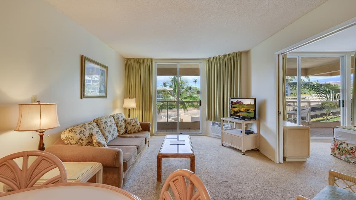 Condo in Kihei · ★4.67 · 1 bedroom · 2 beds · 1 shared bath - Photo 4