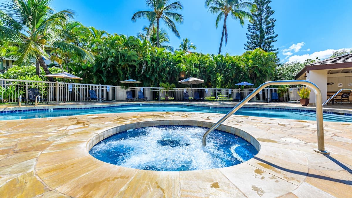 Condo in Kihei · ★4.67 · 1 bedroom · 2 beds · 1 shared bath - Photo 3