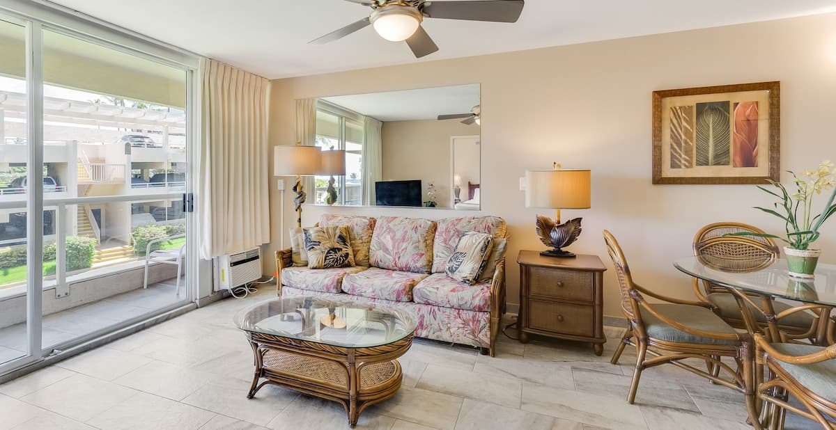 Condo in Kihei · ★4.33 · 1 bedroom · 2 beds · 2 baths - Photo 3