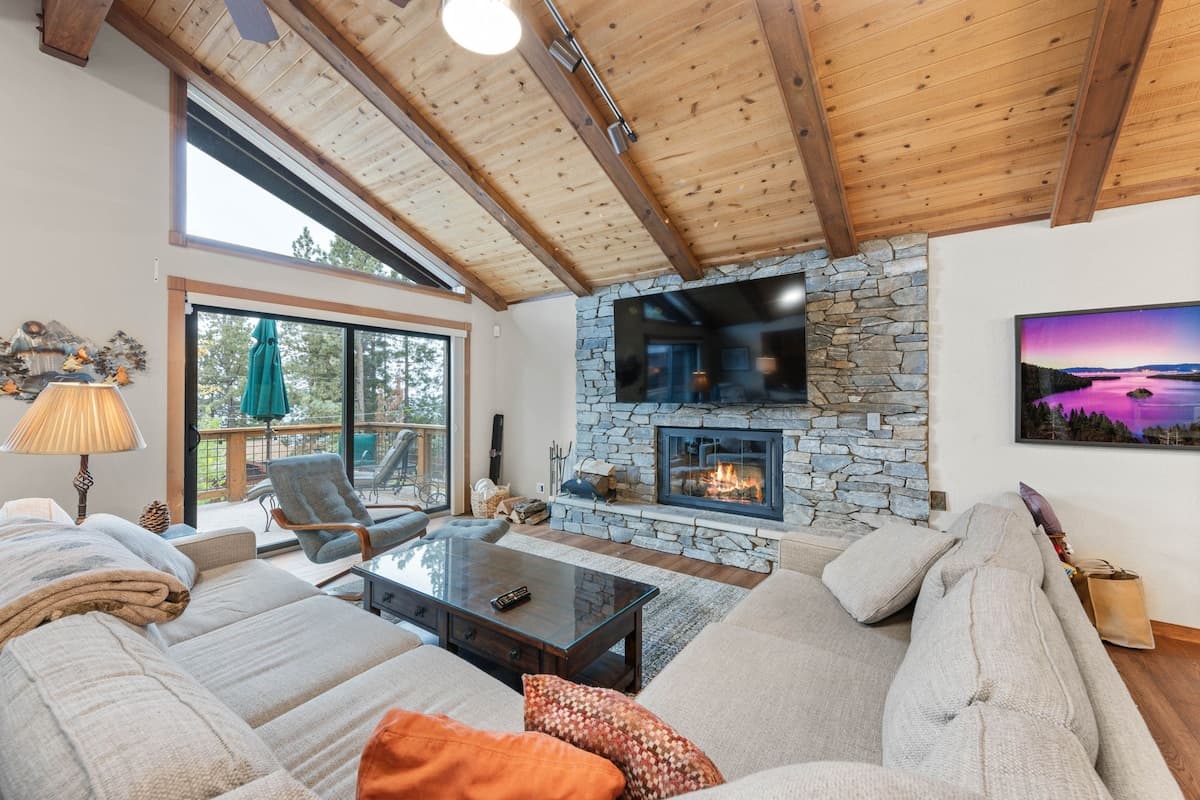 Lake-View Home with Hot Tub Near Beach & Skiing - Photo 2