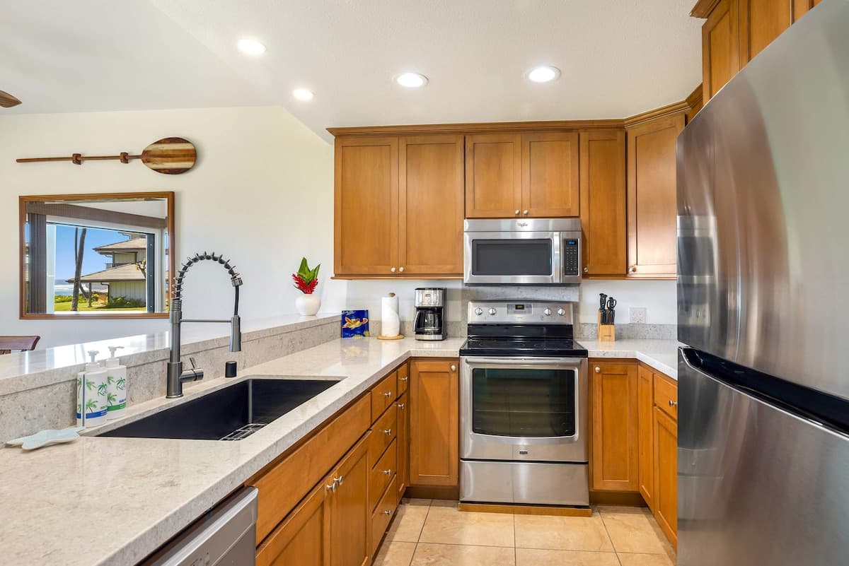 Condo in Koloa · ★4.91 · 2 bedrooms · 2 beds · 2 baths - Photo 4