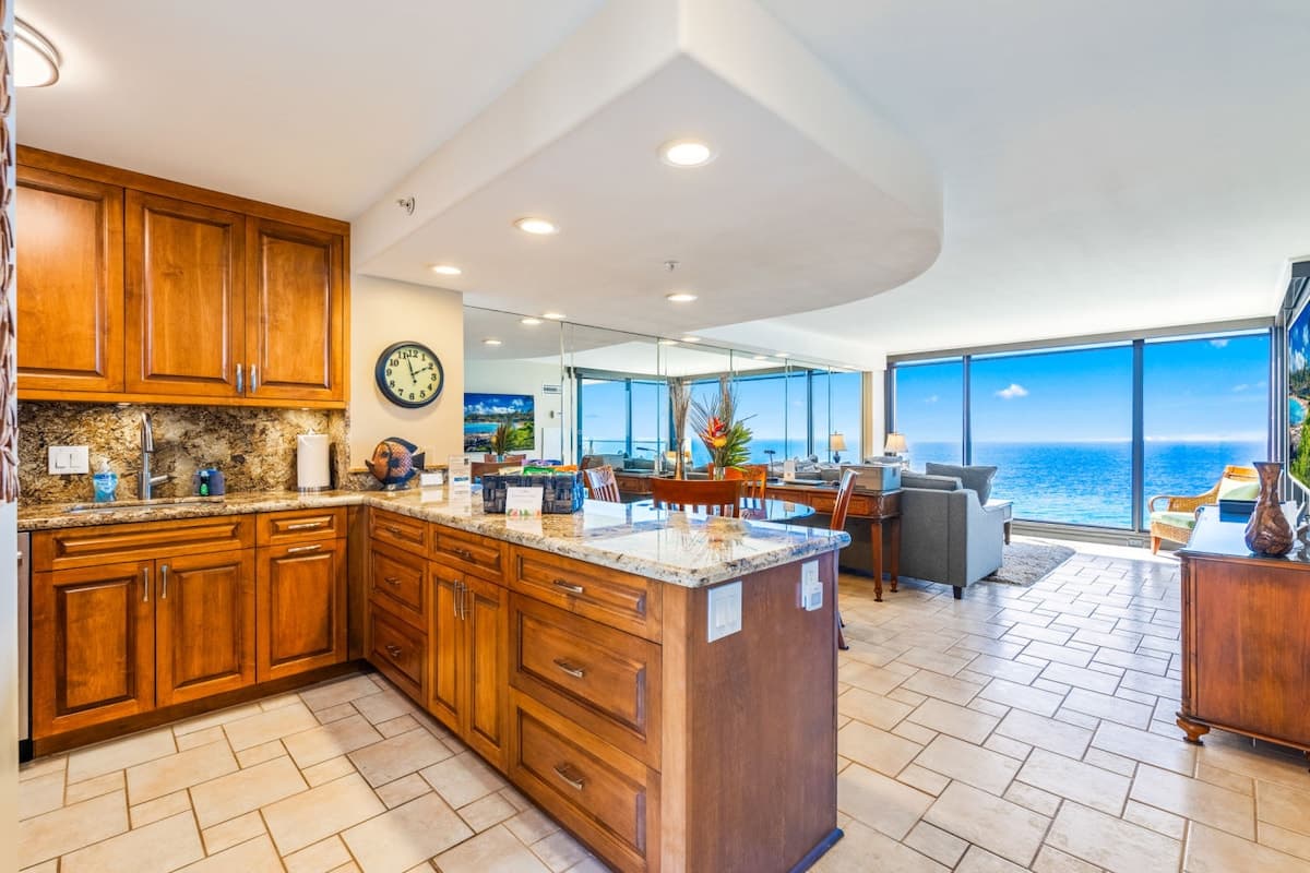 Condo in Lahaina · ★5.0 · 1 bedroom · 2 beds · 1 bath - Photo 5