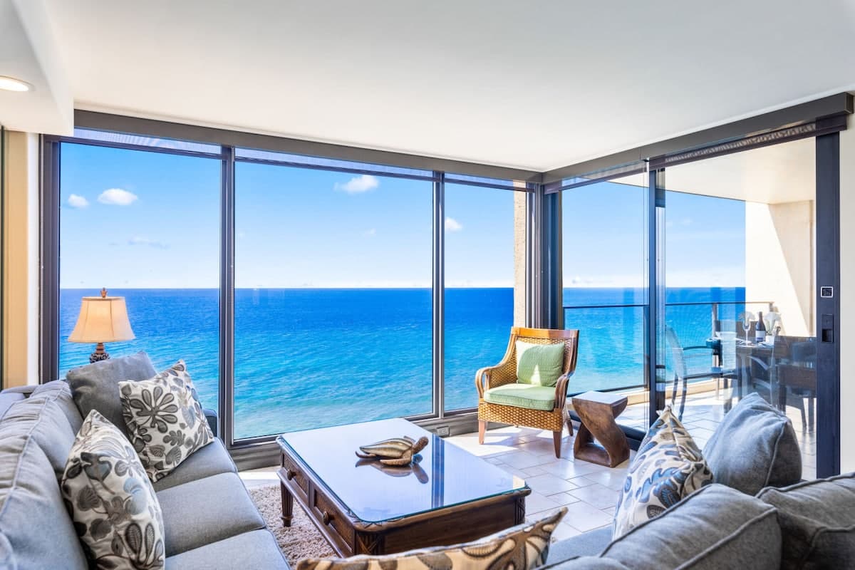 Condo in Lahaina · ★5.0 · 1 bedroom · 2 beds · 1 bath - Photo 2