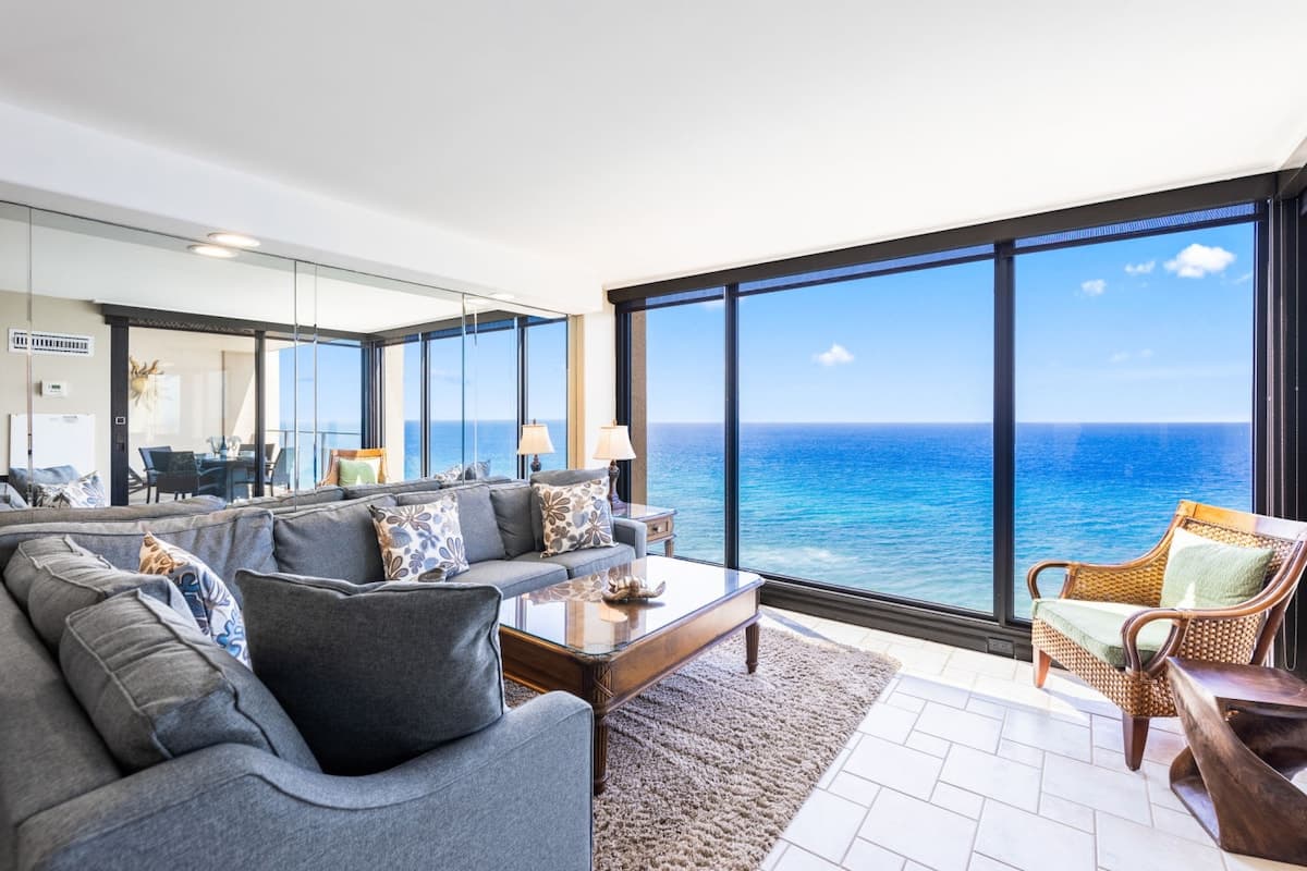 Condo in Lahaina · ★5.0 · 1 bedroom · 2 beds · 1 bath - Photo 1