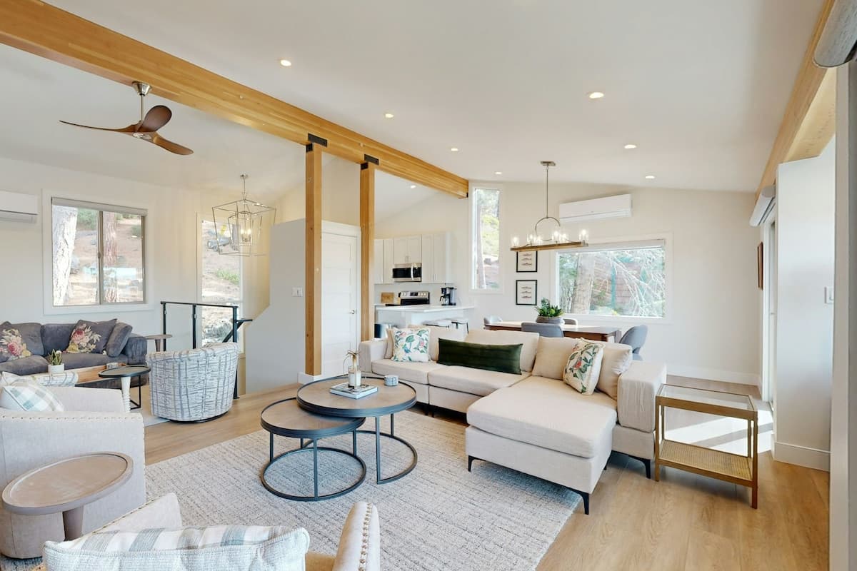 Townhouse in Incline Village · ★4.75 · 2 bedrooms · 4 beds · 2 private baths - Photo 1