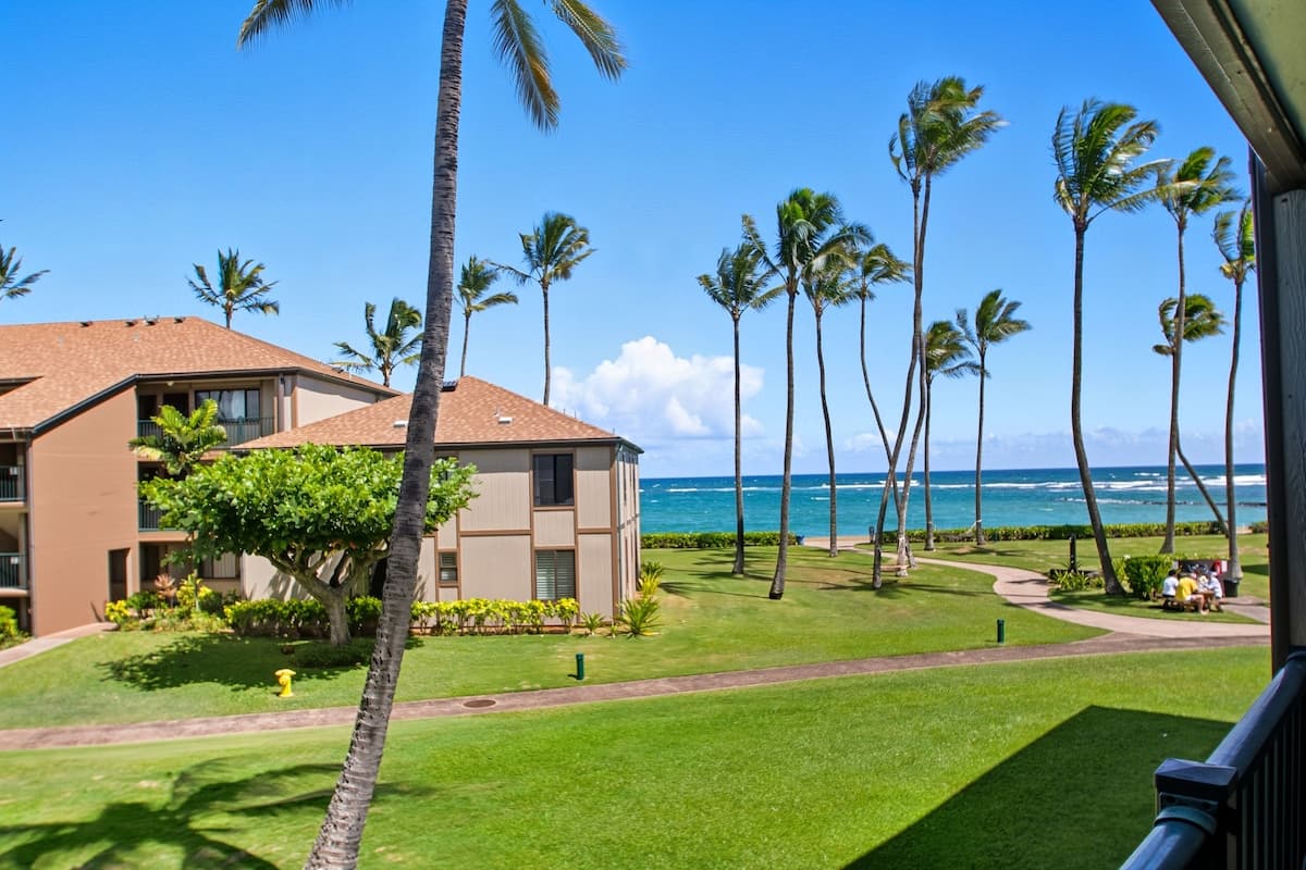 Condo in Kapaa · ★4.86 · 1 bedroom · 1 bed · 1 shared bath - Photo 1