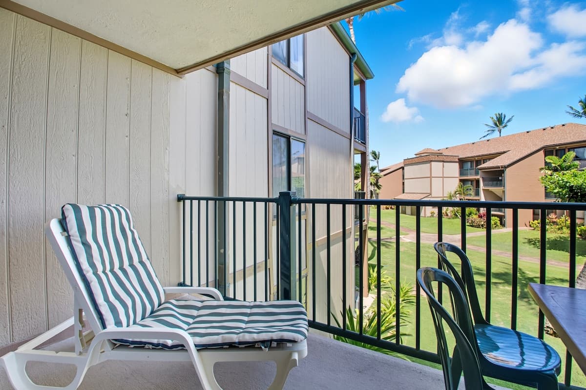 Condo in Kapaa · ★4.86 · 1 bedroom · 1 bed · 1 shared bath - Photo 4