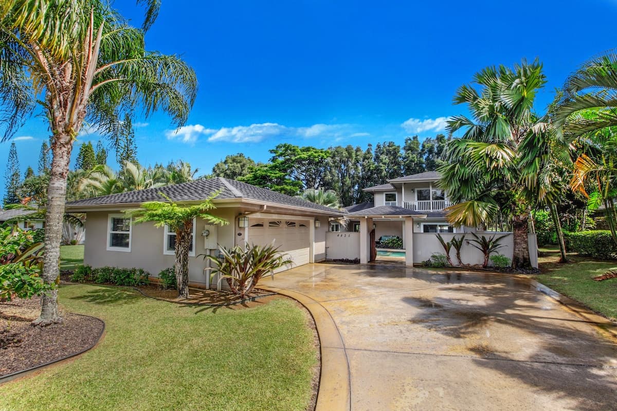 Home in Princeville · ★4.64 · 4 bedrooms · 5 beds · 3.5 private baths - Photo 3