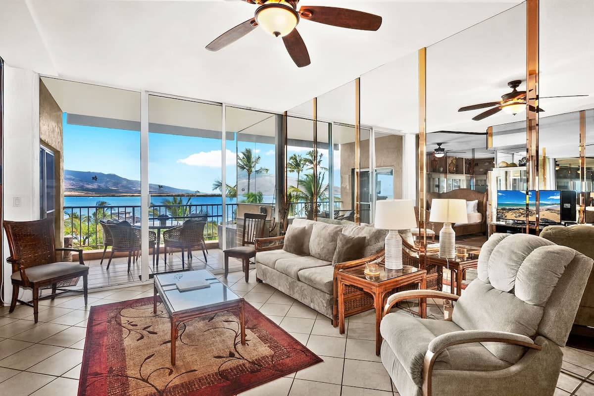 Condo in Kihei · ★4.6 · 2 bedrooms · 4 beds · 2 private baths - Photo 2