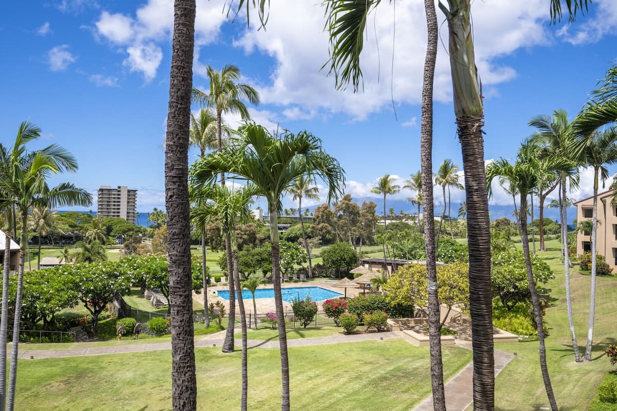 Home in Lahaina · ★4.86 · 2 bedrooms · 2 beds · 2 private baths - Photo 1