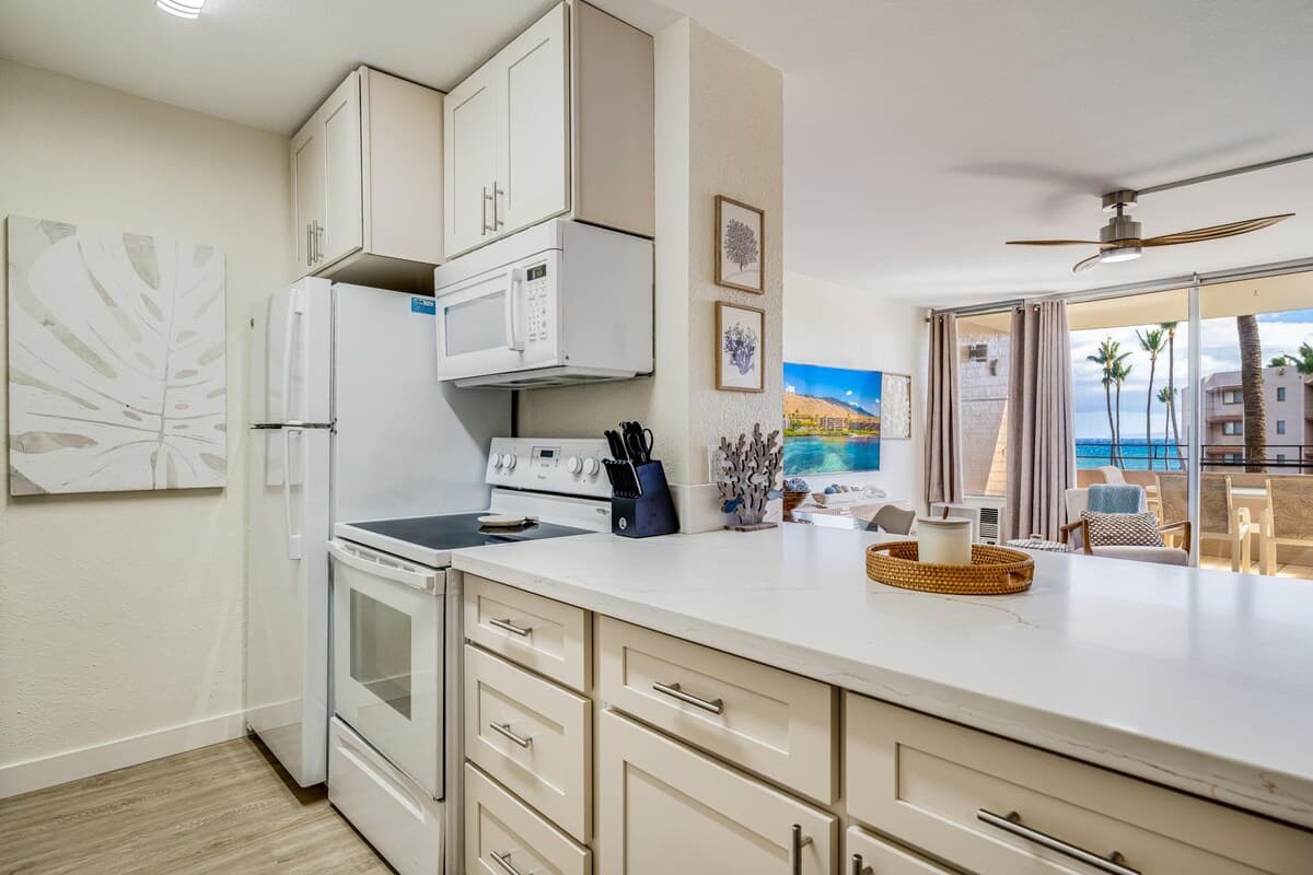 Oceanfront with Gorgeous Views! - Photo 5