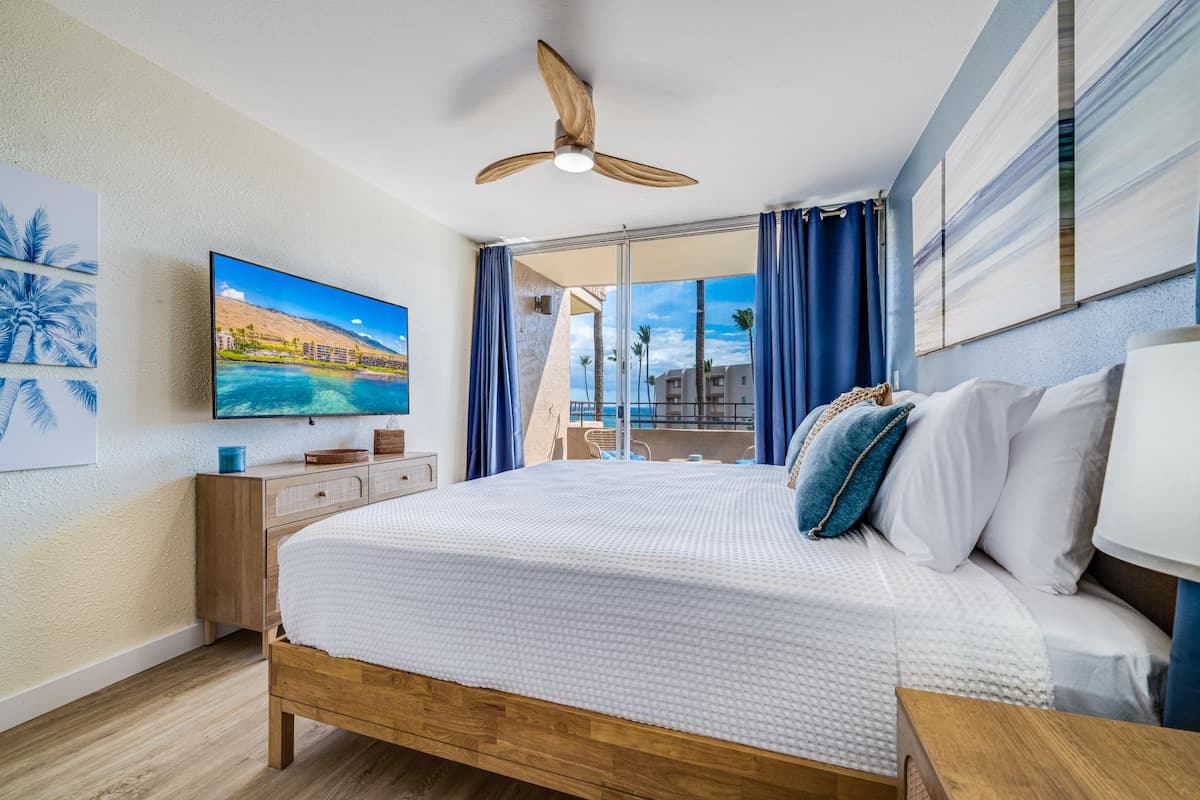 Oceanfront with Gorgeous Views! - Photo 4