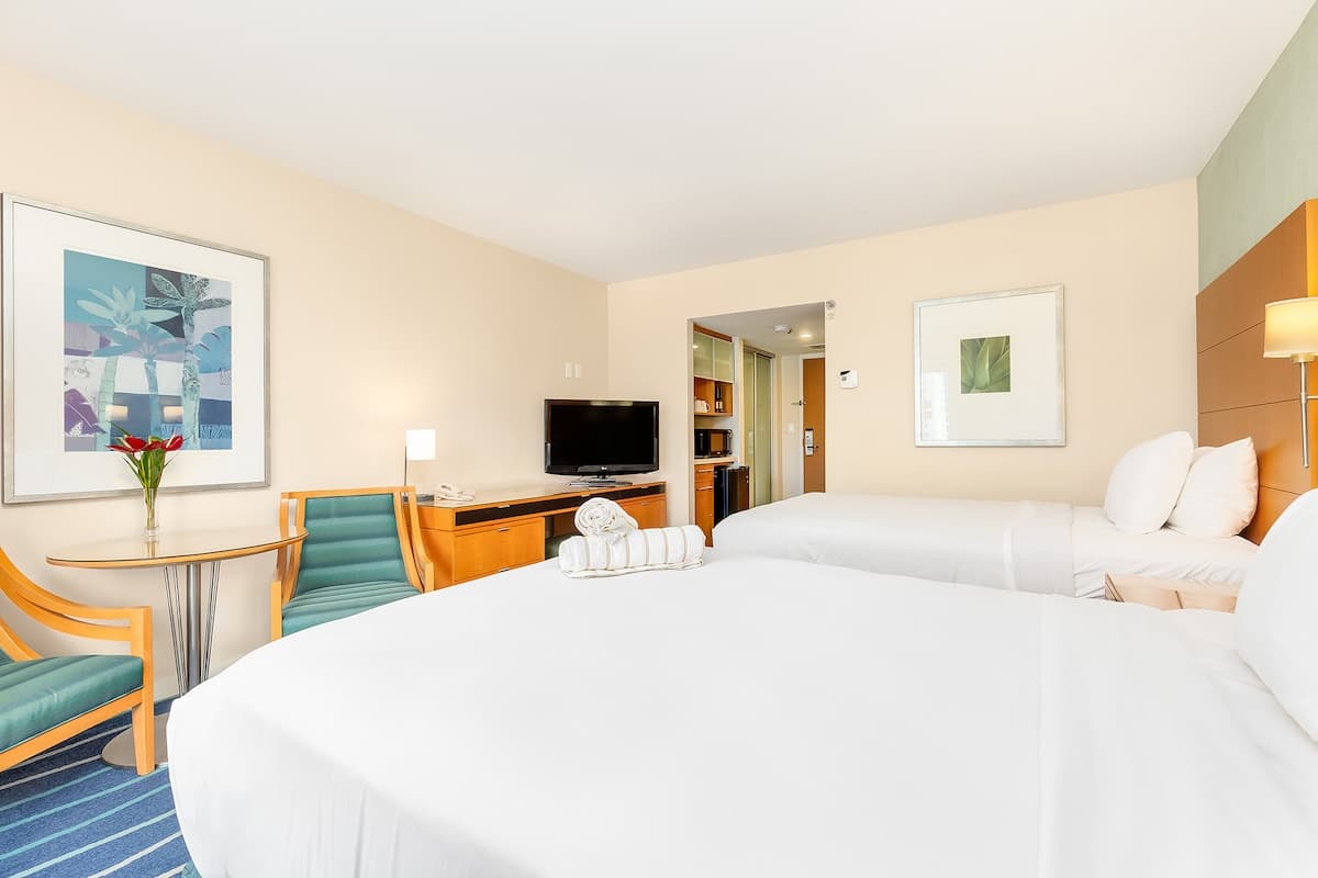 Hotel in Honolulu · ★4.38 · Studio · 2 beds · 1 shared bath - Photo 5