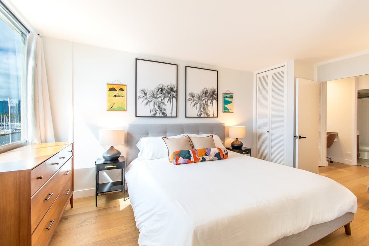 Coastal Chic Condo with Ocean View & Full Kitchen - Photo 1