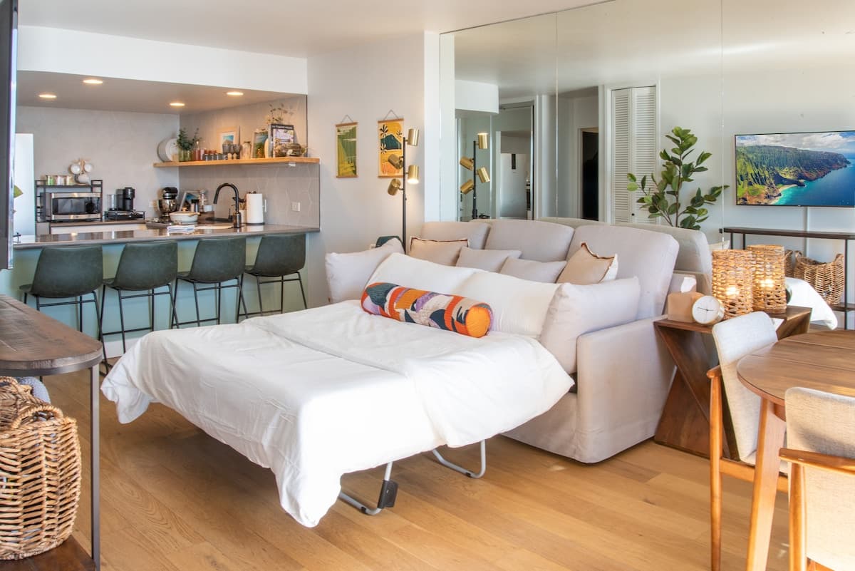 Coastal Chic Condo with Ocean View & Full Kitchen - Photo 2