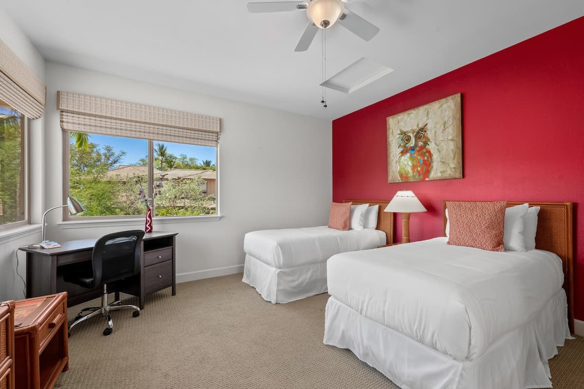 Townhouse in Waimea · ★5.0 · 3 bedrooms · 5 beds · 2.5 shared baths - Photo 3