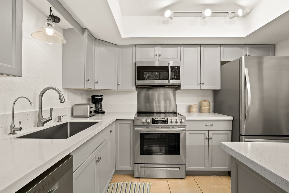 Condo in Princeville · ★4.76 · 2 bedrooms · 3 beds · 2 shared baths - Photo 3