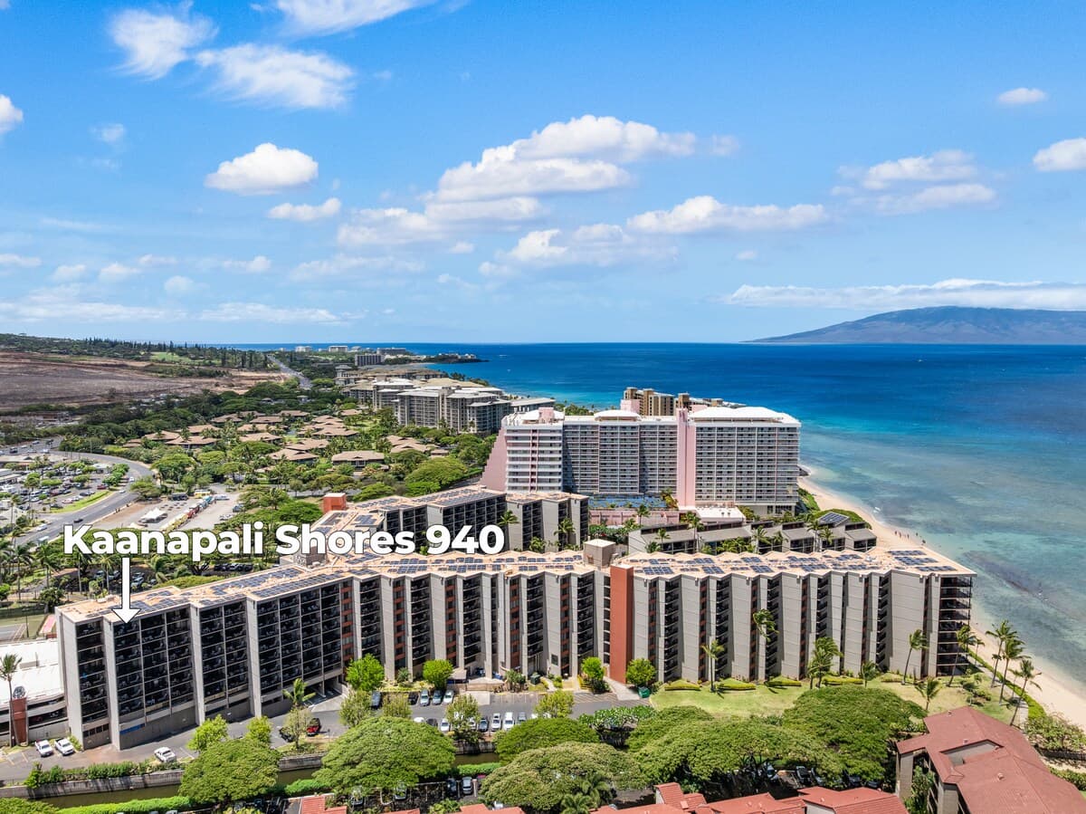 Condo in Lahaina · ★4.9 · 1 bedroom · 2 beds · 1 shared bath - Photo 5