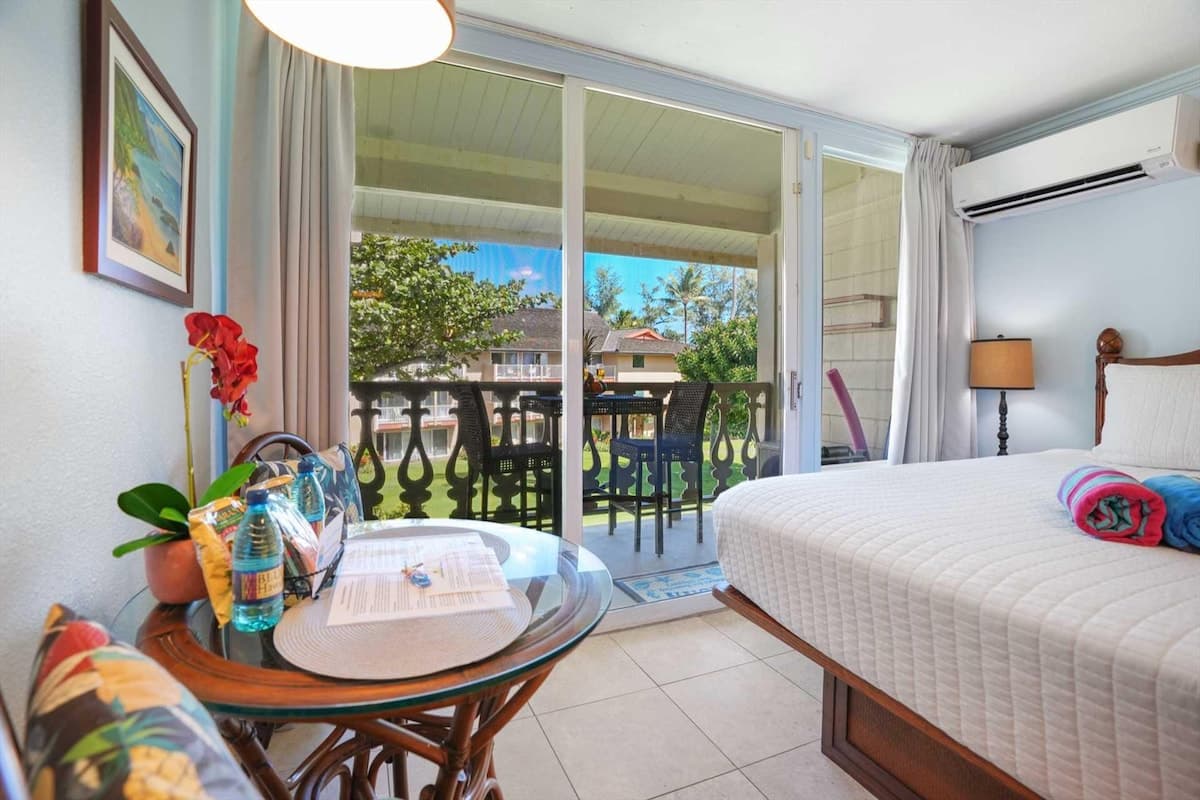 Ocean View Studio | King Bed | Split AC - Photo 5