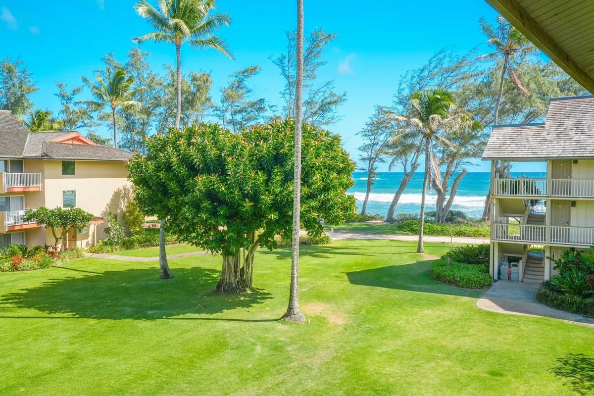 Ocean View Studio | King Bed | Split AC - Photo 4