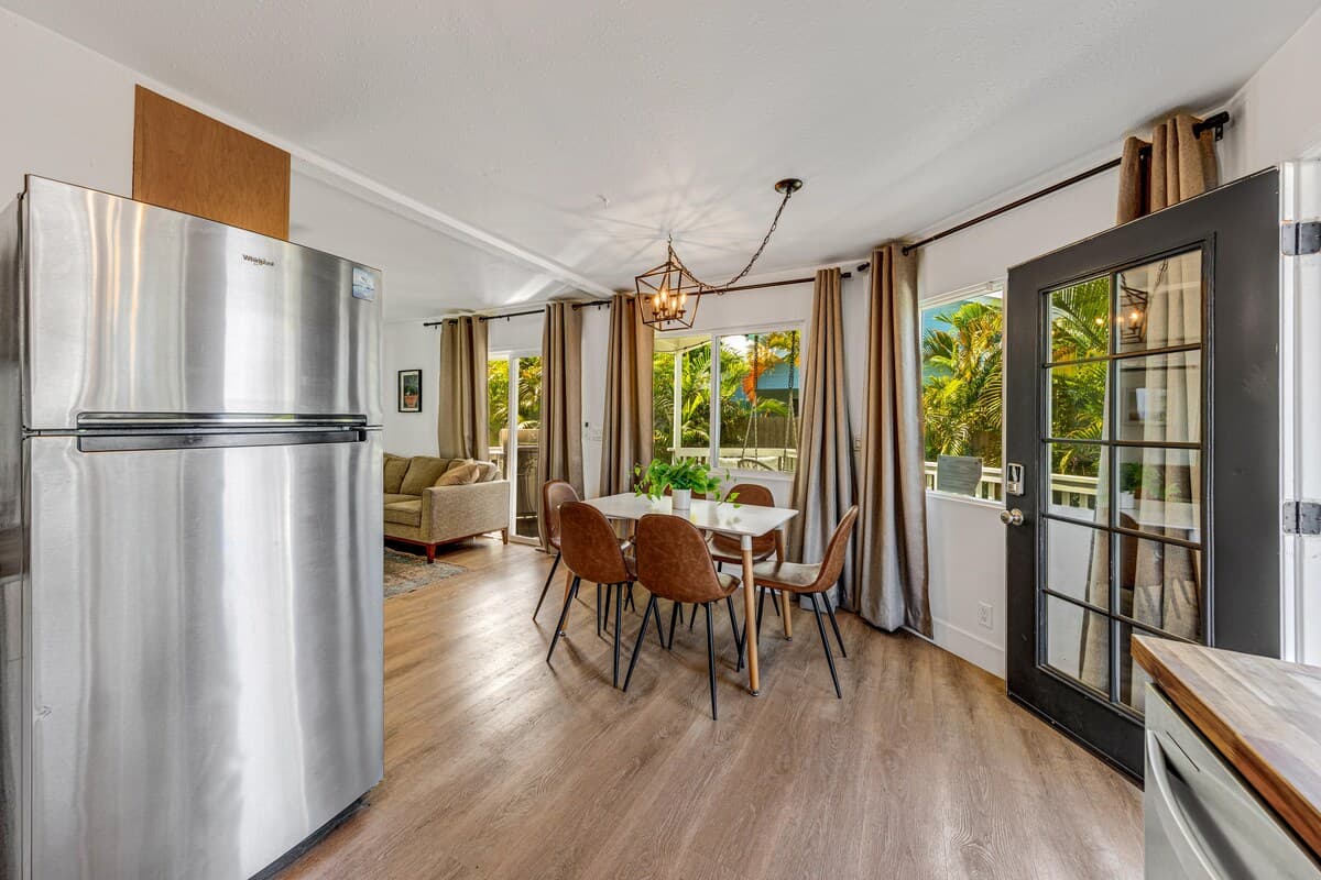 Home in Kailua-Kona · ★4.69 · 3 bedrooms · 5 beds · 2 private baths - Photo 5