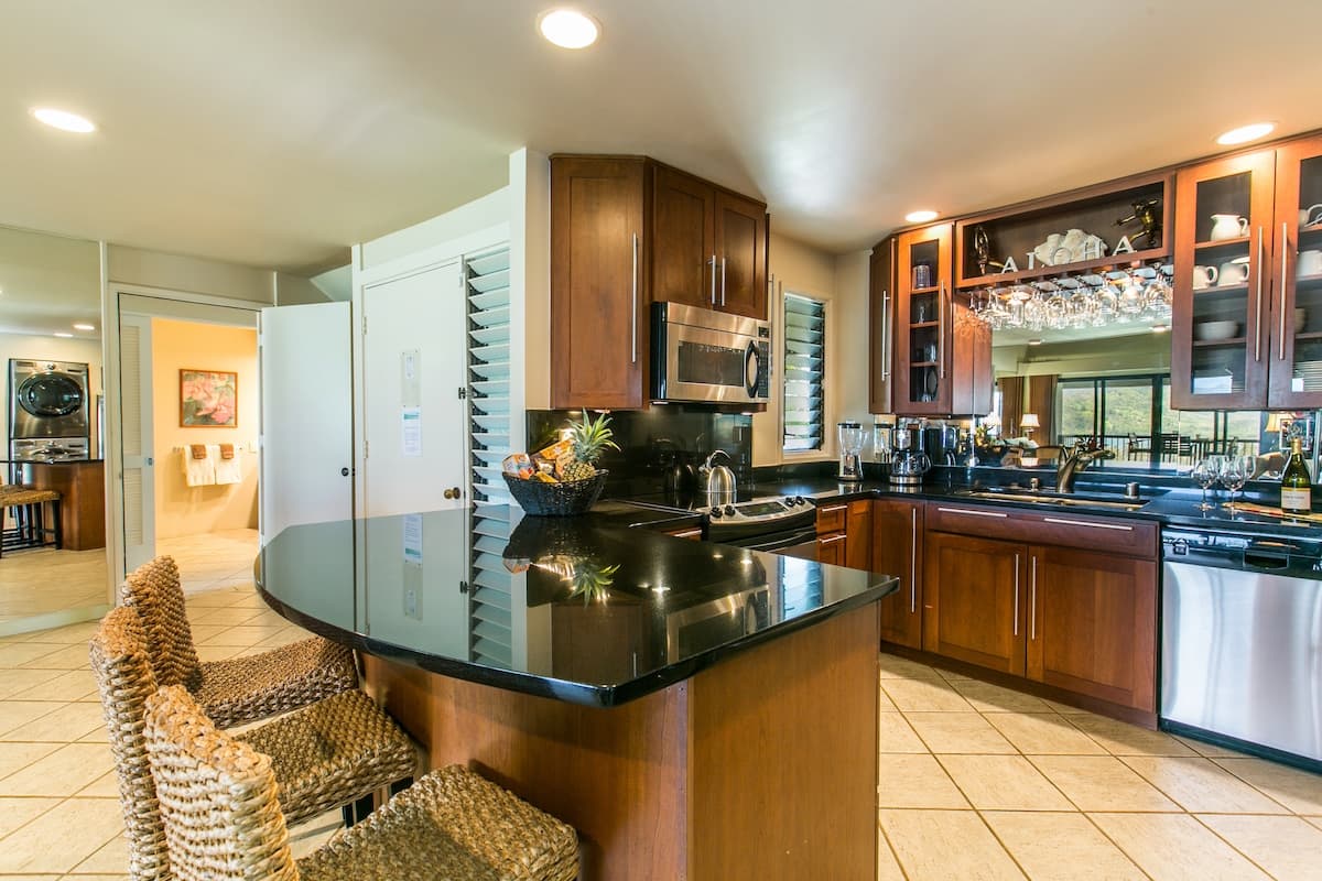 Place to stay in Princeville · ★4.86 · 4 bedrooms · 6 beds · 3 baths - Photo 3
