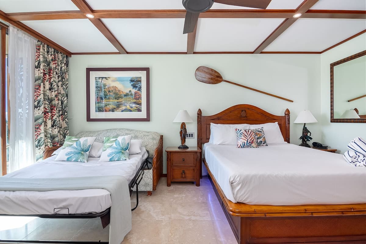 Condo in Honolulu · ★4.67 · 1 bedroom · 2 beds · 1 private bath - Photo 3