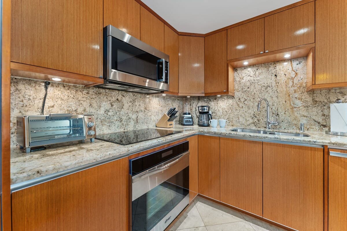 Beautiful central kihei two bedroom (MBG309) - Photo 3