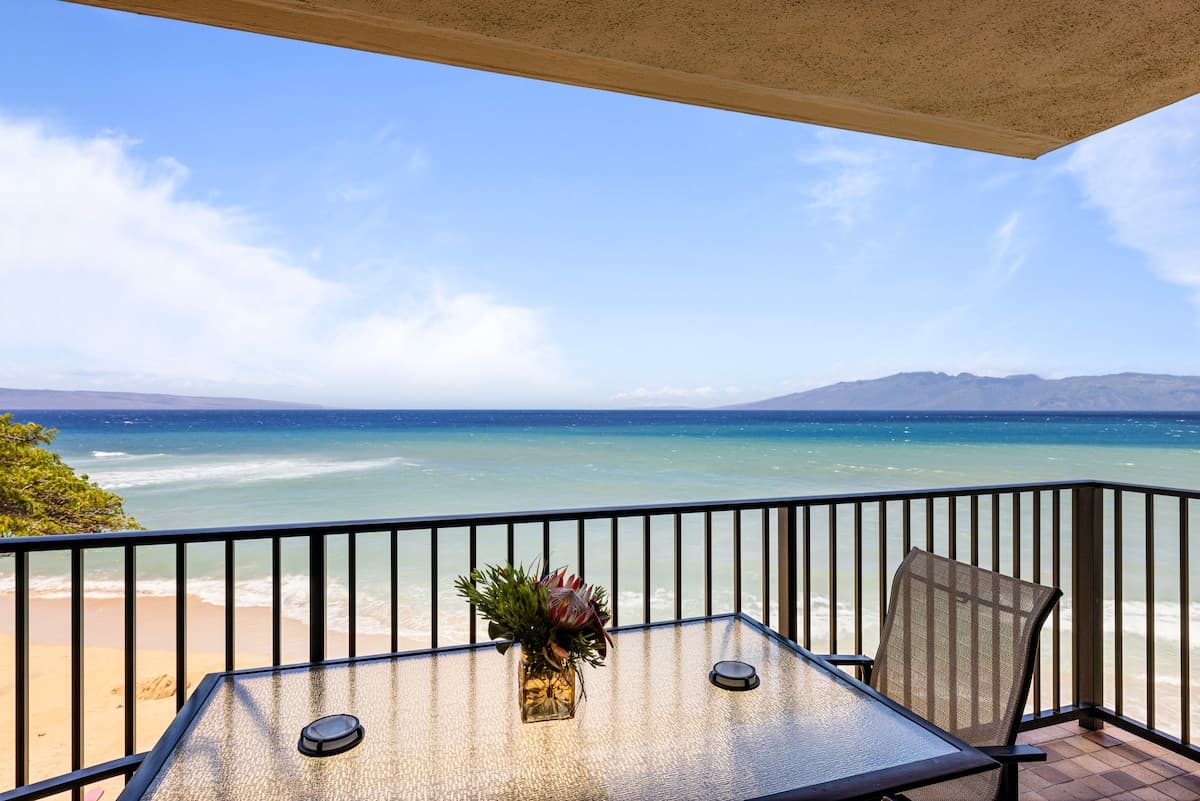 Home in Lahaina · ★4.95 · 3 bedrooms · 5 beds · 2 private baths - Photo 1
