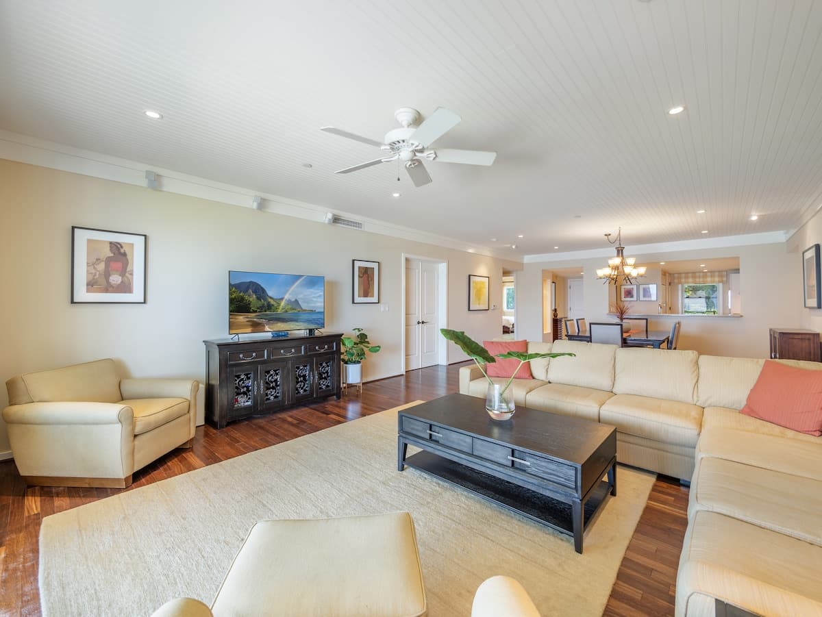 Villa in Kahuku · ★4.96 · 4 bedrooms · 5 beds · 3 private baths - Photo 5