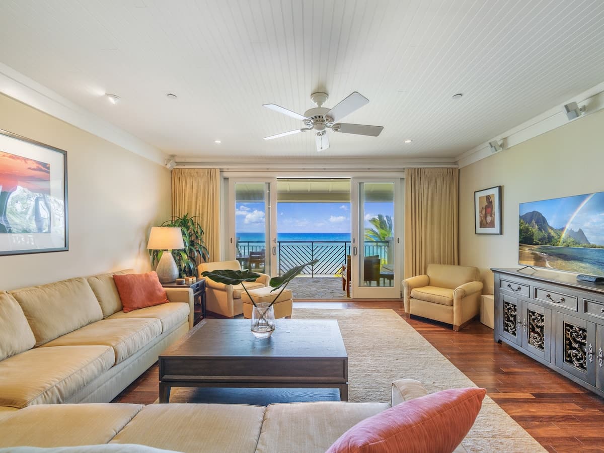 Villa in Kahuku · ★4.96 · 4 bedrooms · 5 beds · 3 private baths - Photo 1