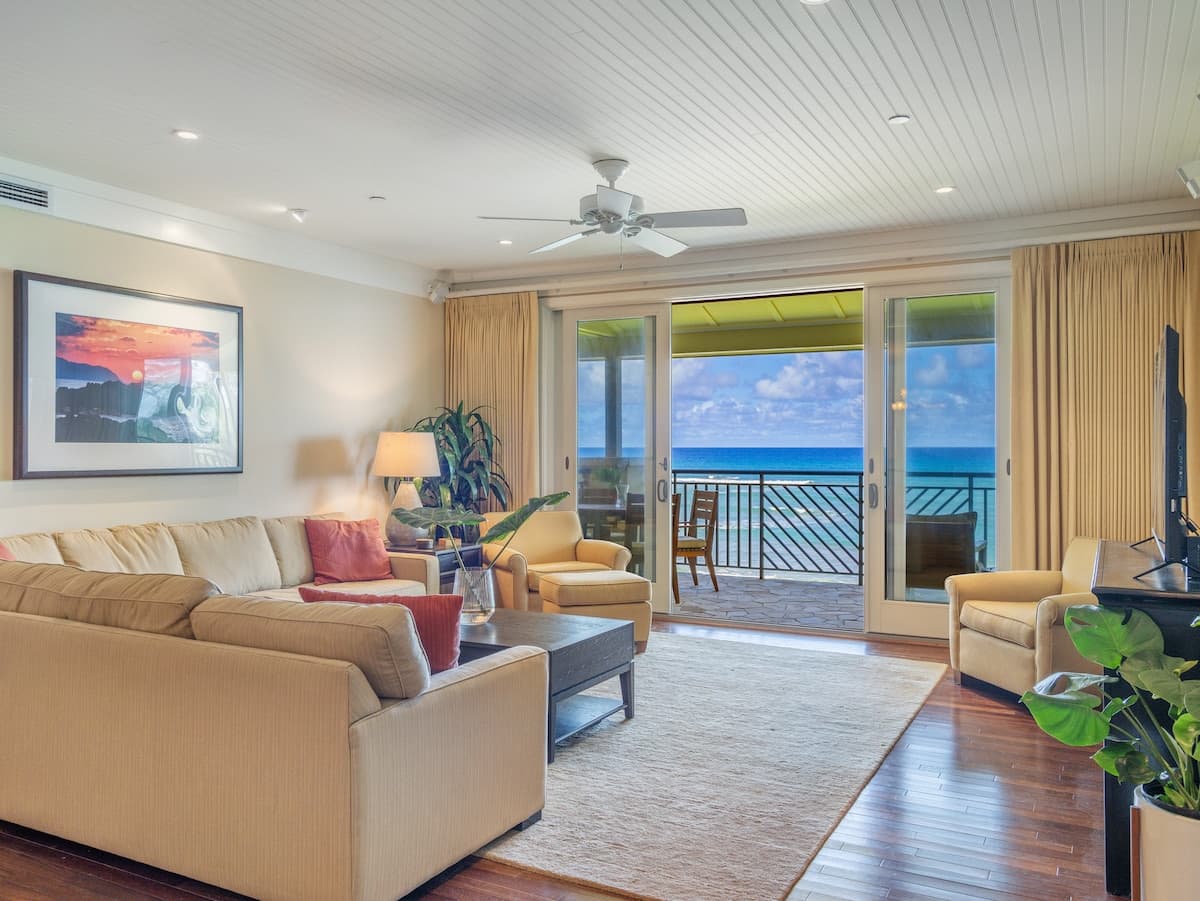 Villa in Kahuku · ★4.96 · 4 bedrooms · 5 beds · 3 private baths - Photo 2