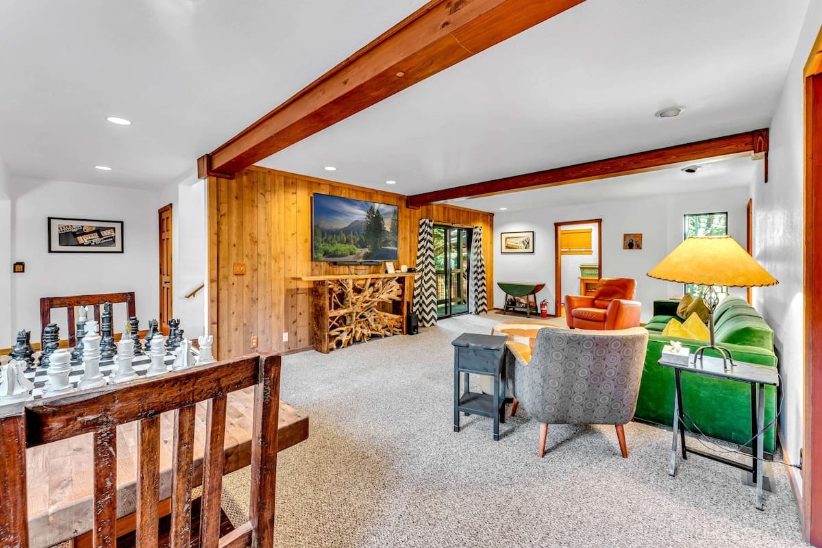 Northstar Cabin, Hot Tub & Free Shuttle to Slopes - Photo 5