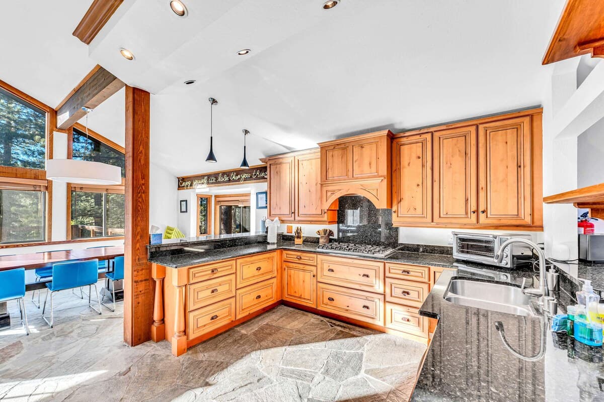 Northstar Cabin, Hot Tub & Free Shuttle to Slopes - Photo 2