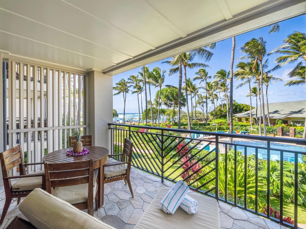 Villa in Kahuku · ★4.88 · 3 bedrooms · 4 beds · 2 private baths - Photo 4